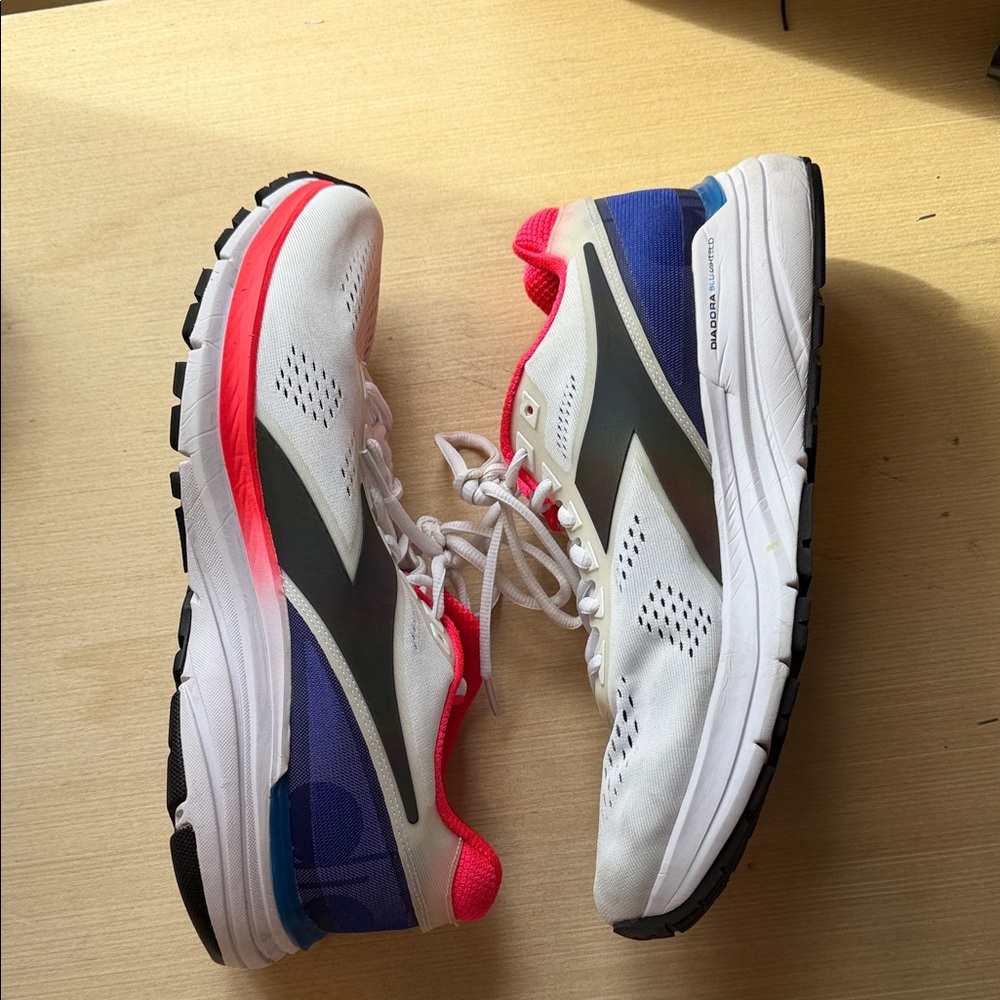 Diadora White and Pink Running Shoes